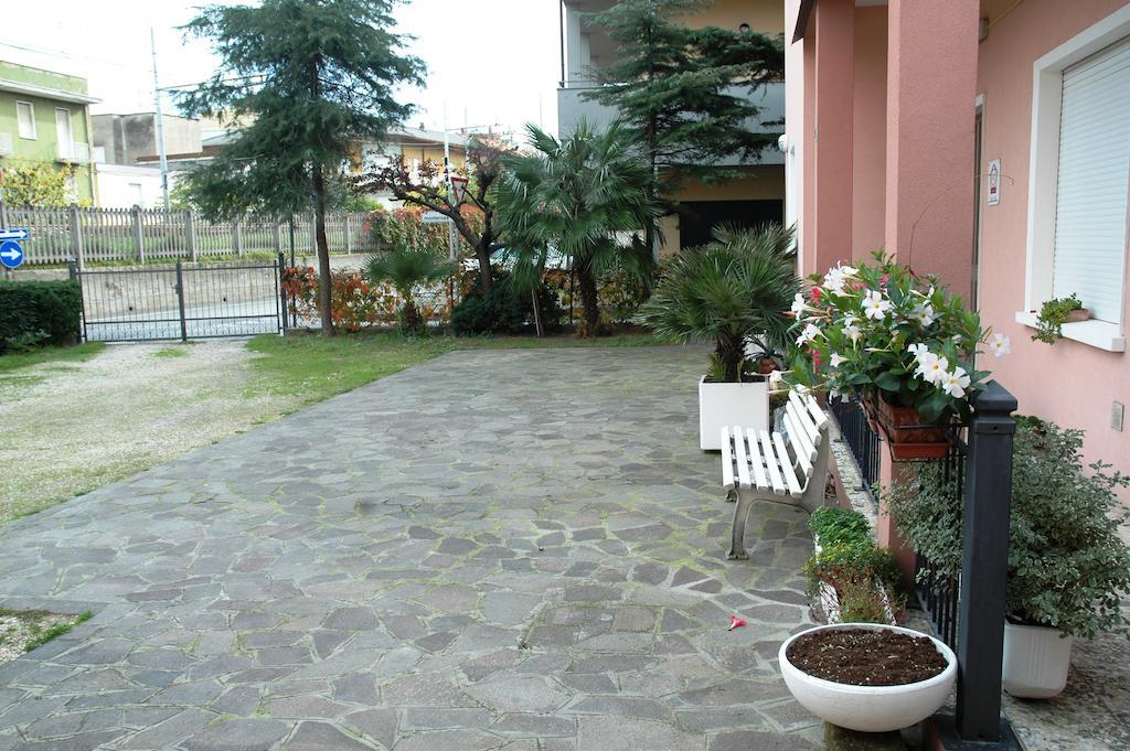 Villa Linda Affittacamere Bellaria-Igea Marina Zewnętrze zdjęcie
