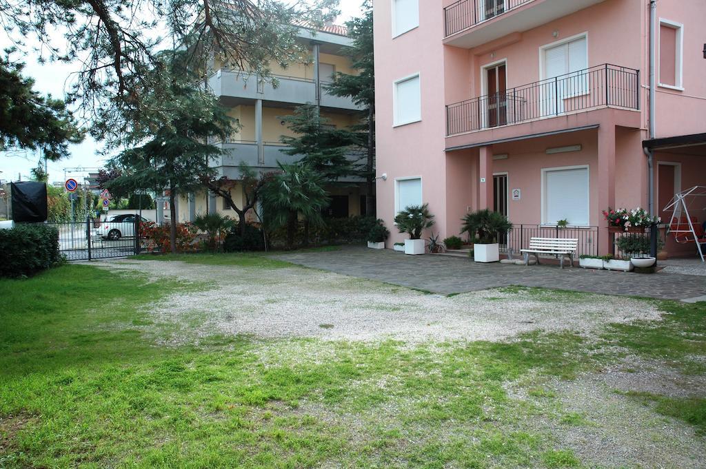 Villa Linda Affittacamere Bellaria-Igea Marina Zewnętrze zdjęcie