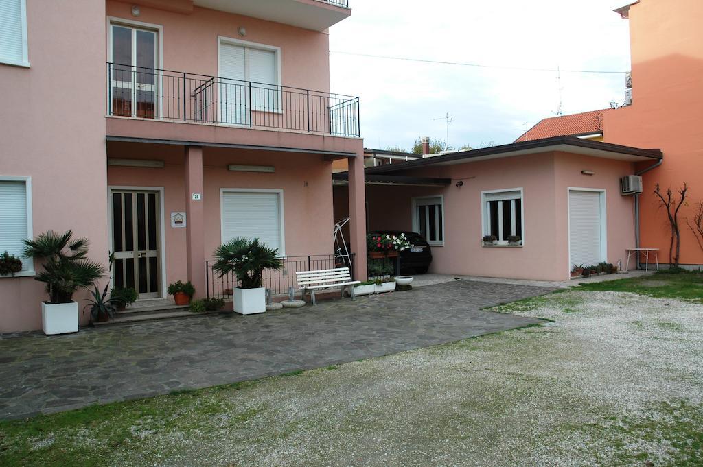 Villa Linda Affittacamere Bellaria-Igea Marina Zewnętrze zdjęcie